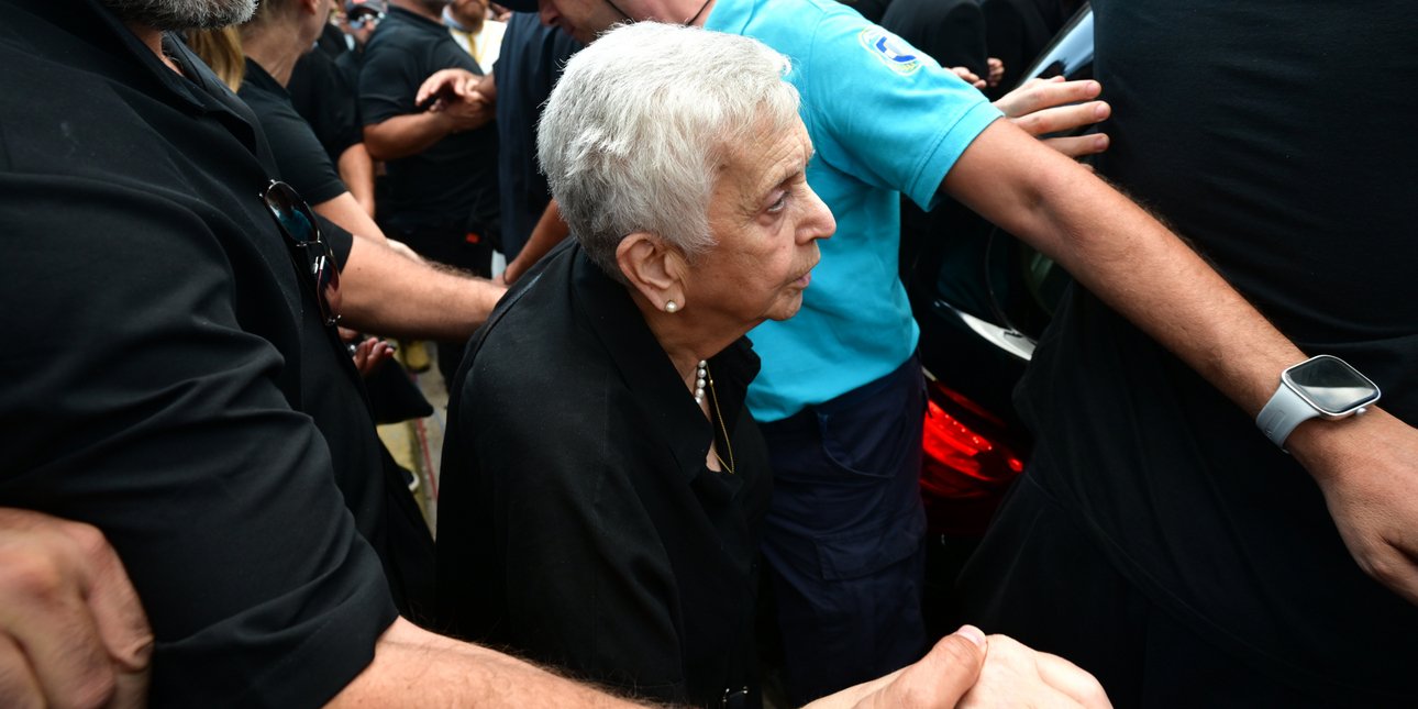 «Ζητώ δικαιοσύνη για τη μνήμη του παιδιού μου» λέει η μητέρα του Γιώργου Μαζωνάκη