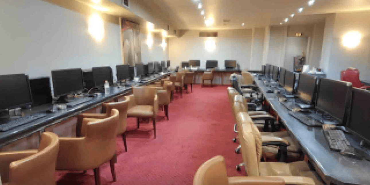 Χειροπέδες σε έξι άτομα για παράνομο τζόγο στην Καλλιθέα