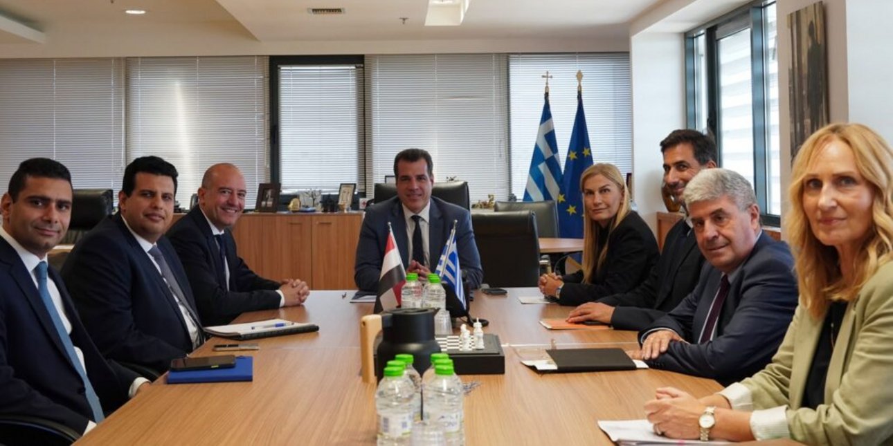 Συνάντηση Πλεύρη με τον νέο πρέσβη της Αιγύπτου στην Αθήνα Μουράντ Μουράντ -Συζήτηση για τις παράνομες αφίξεις στην Ελλάδα