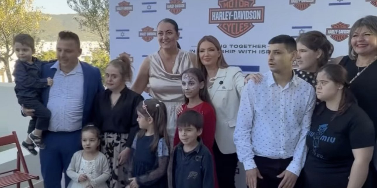 Η πρέσβης του Ισραήλ υποδέχθηκε άτομα και παιδιά με αναπηρία -Η ιδιαίτερη εκδήλωση [βίντεο]