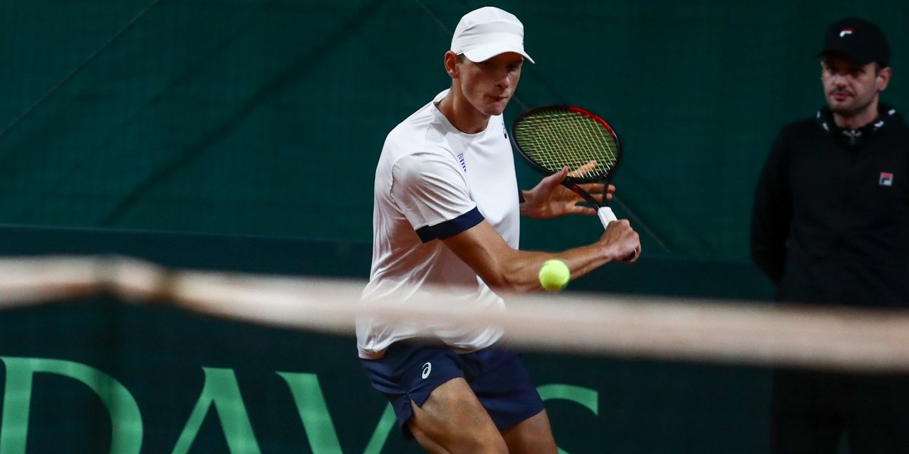 Δεν ξεκίνησε ιδανικά η Ελλάδα στο Davis Cup: Εύκολη ήττα για τον Στέφανο Σακελλαρίδη και 1-0 η Σλοβακία -Παίρνει τη σκυτάλη ο Τσιτσιπάς