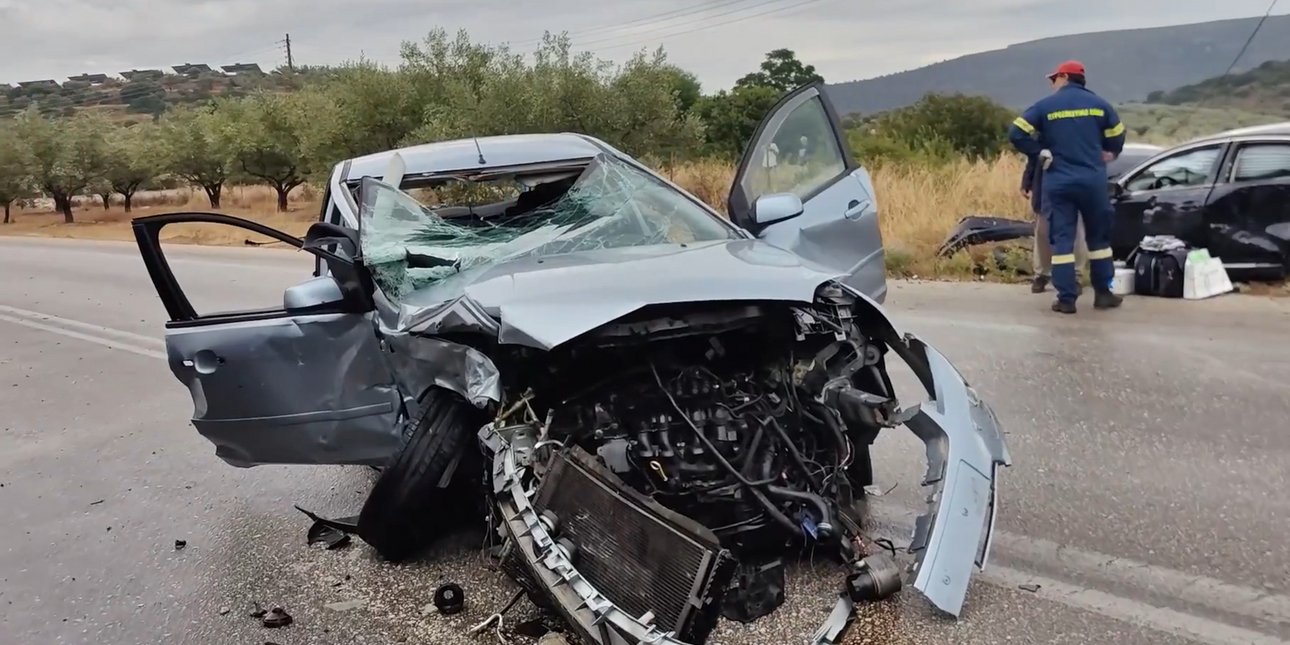 Σφοδρό τροχαίο με εγκλωβισμένους και τραυματίες στο Ναύπλιο - «Ευτυχώς δεν θρηνήσαμε θύματα»