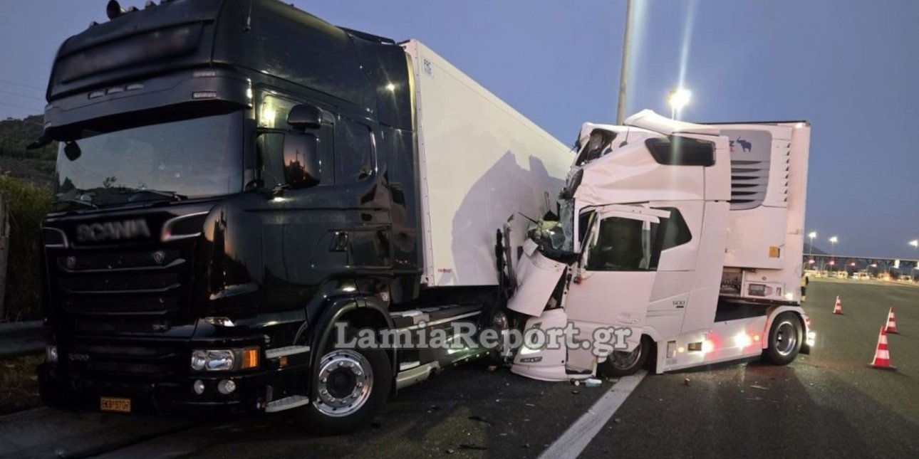 Εθνική οδός: Τροχαίο ατύχημα με νταλίκες - Έπεσε πάνω στο φορτηγό που ήταν παρκαρισμένο [εικόνες]