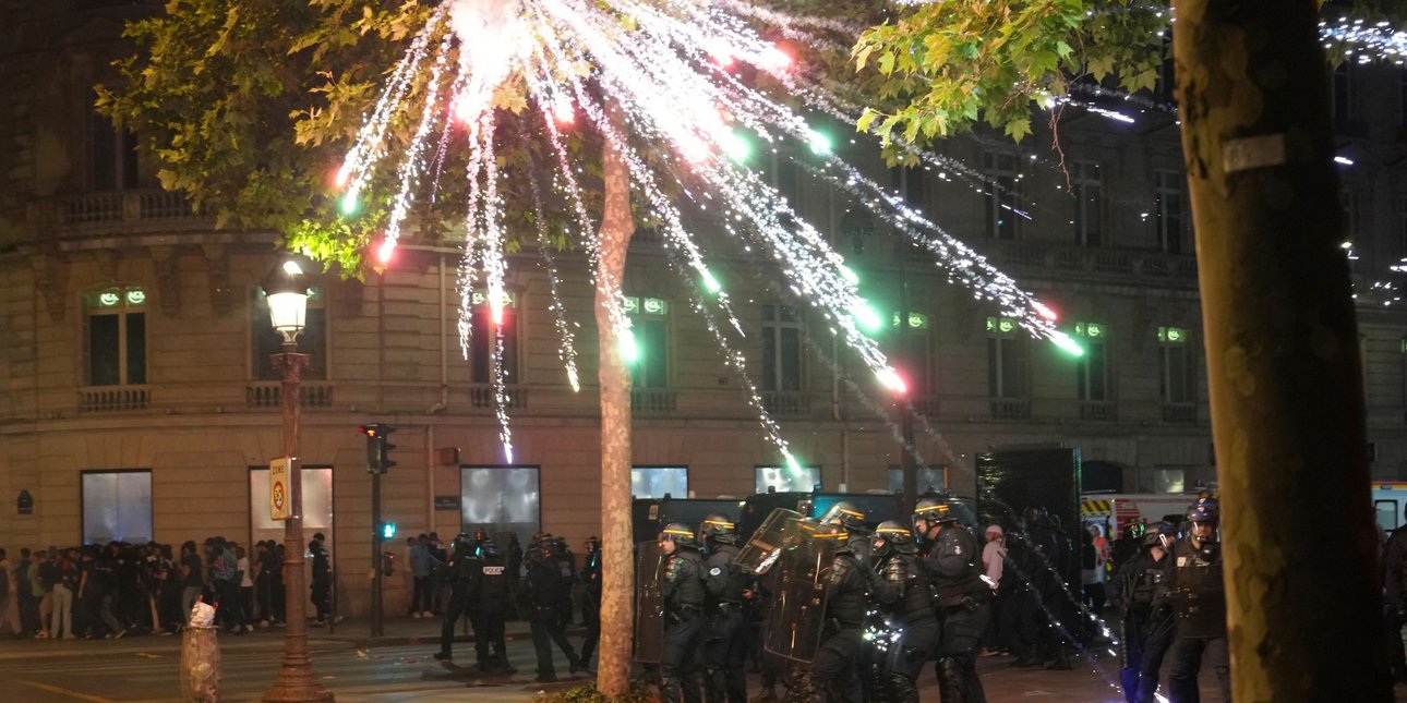 Αλβανία: Βίαιες συγκρούσεις διαδηλωτών με την αστυνομία -Φουντώνει η οργή κατά της κυβέρνησης Ράμα