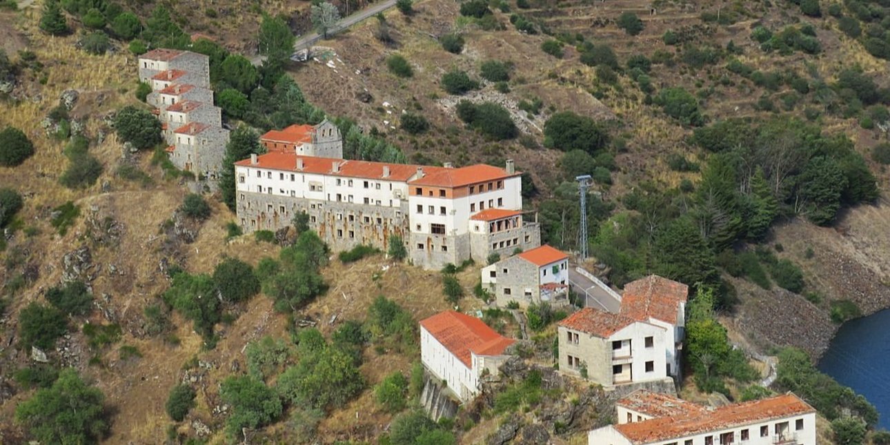 Με το αντίτιμο ενός μικρού διαμερίσματος αγόρασε ένα ολόκληρο εγκαταλελειμμένο χωριό με 44 σπίτια, με στόχο να του δώσει νέα ζωή