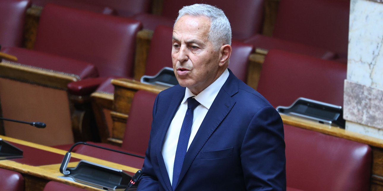 Ανακοινώθηκε στην Ολομέλεια της Βουλής η ένταξη του Ευάγγελου Αποστολάκη στην ΚΟ του ΠΑΣΟΚ