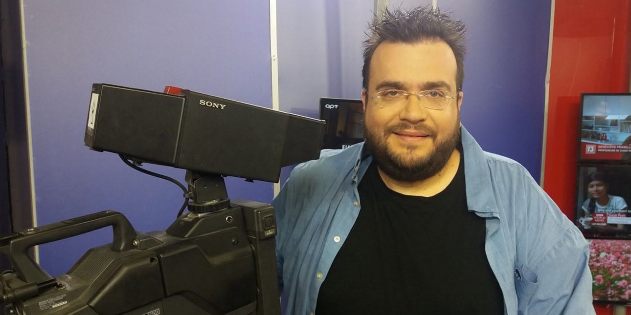 Ποιος είναι ο Φίλιππος Καμπούρης που συνελήφθη για απάτη -Από τις trash εκπομπές, στην πολιτική και στην προεδρία του ΛΑΟΣ