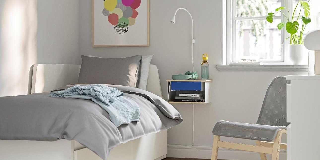 IKEA: Το κομψό κομοδίνο των 40 ευρώ που εξοικονομεί χώρο -Ιδανικό για μικρά υπνοδωμάτια