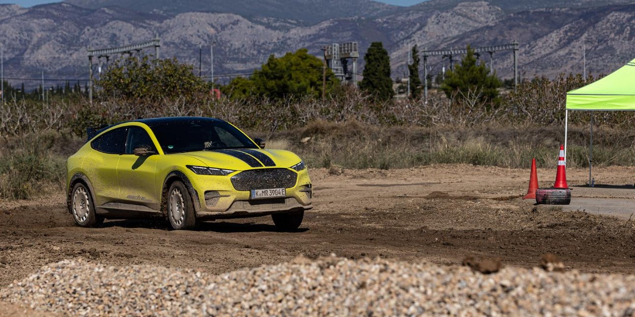 Ready Set Ford: Οδηγήσαμε τα «θηρία» της Ford στην άσφαλτο και στο χώμα