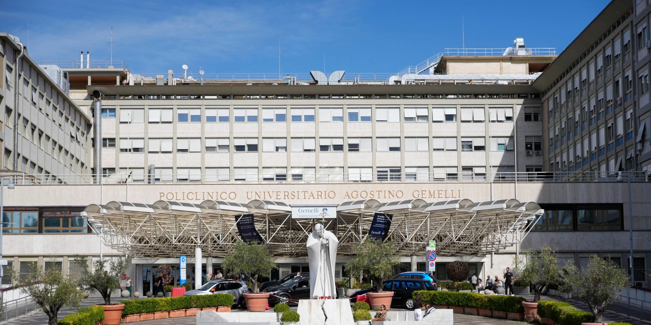 Στο νοσοκομείο ο πάπας Λέων για αφαίρεση οζιδίου στον πνεύμονα