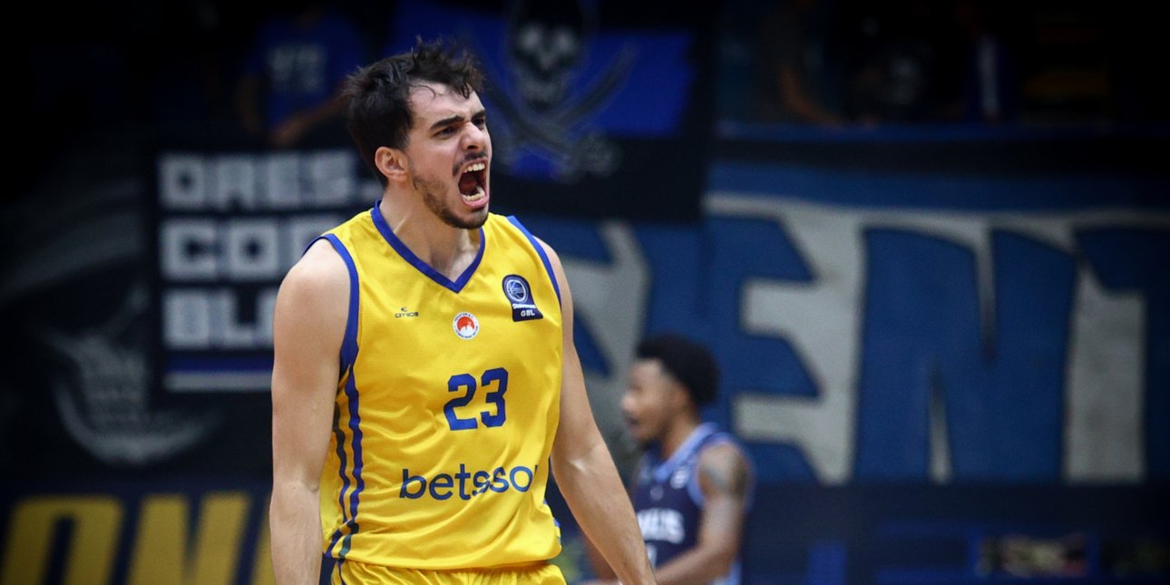 Βαρέζε - Περιστέρι 82-85: Ηρωική νίκη στο φινάλε και το απόλυτο στο Champions League!
