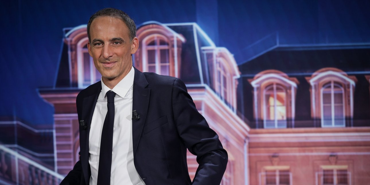 Γαλλία: O Ραφαέλ Γκλυκσμάν έλαβε το χρίσμα της σοσιαλδημοκρατικής Αριστεράς για τις προεδρικές εκλογές