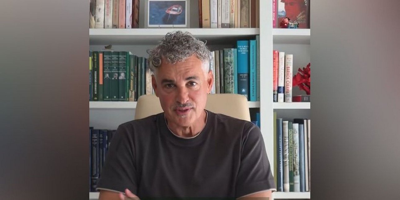 Σπηλιωτόπουλος: Το μαλλί μου είναι κατσαρό από όταν ήμουν μικρός -Άλλαξα look γιατί δεν αλλάζω απόψεις