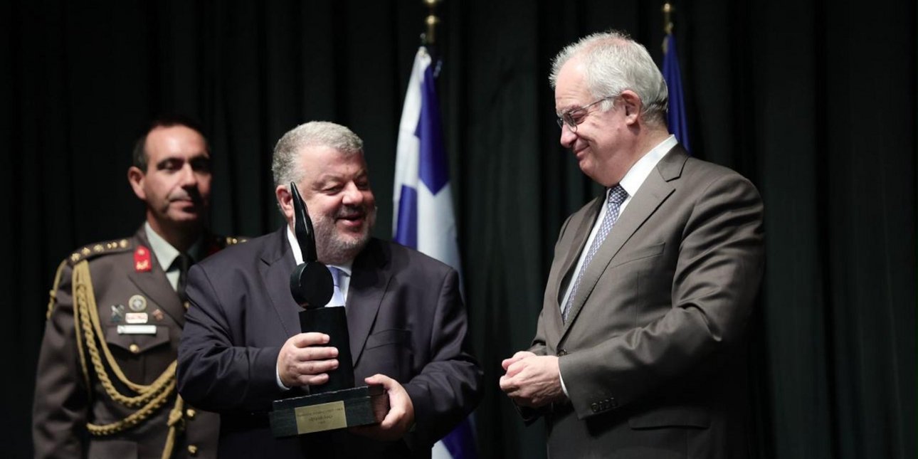 «Στρόβιλος» και λιτανεία στην Κεφαλονιά για τον ΠτΔ