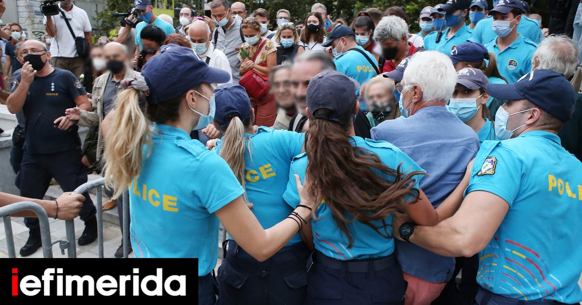 Μίκης Θεοδωράκης: Ενταση έξω από τη Μητρόπολη -Παρατάθηκε το λαϊκό προσκύνημα [εικόνες & βίντεο] | ΕΛΛΑΔΑ