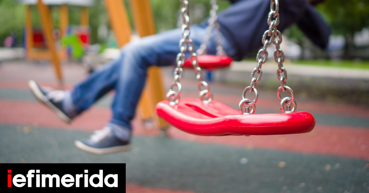 Λαμία: Σκύλος δάγκωσε μητέρα και παιδί σε παιδική χαρά | ΕΛΛΑΔΑ