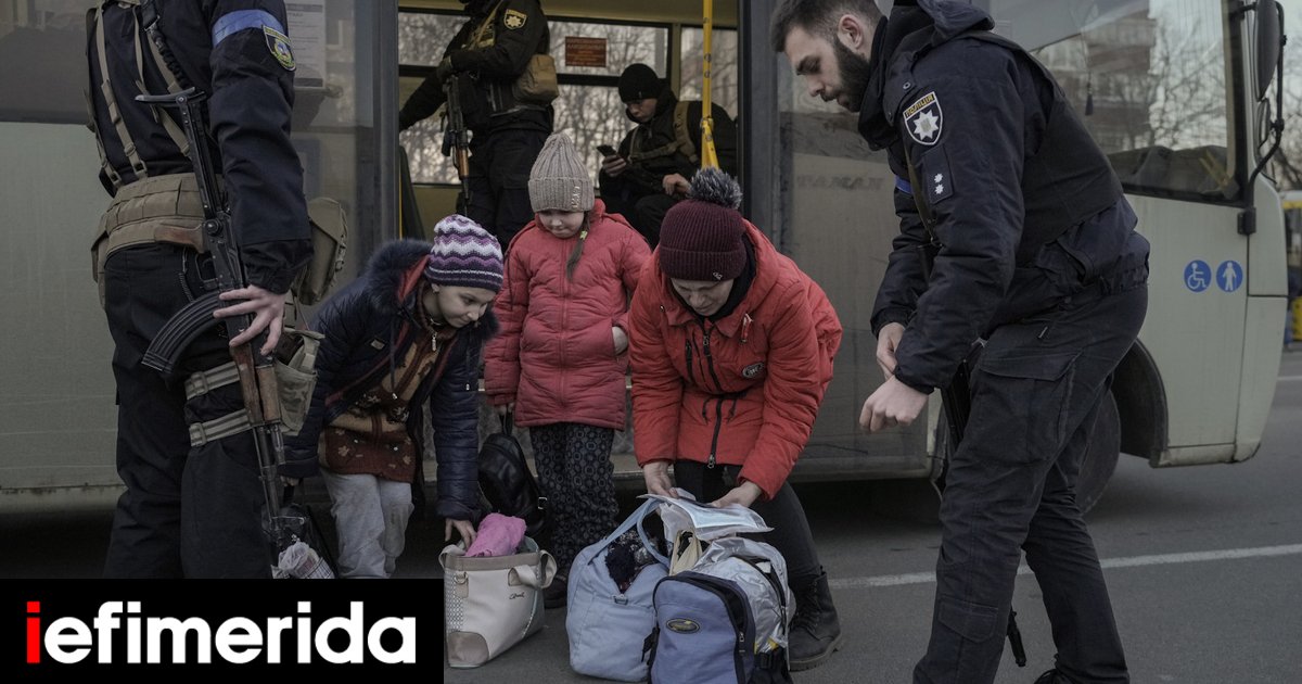 Τέσσερα λεωφορεία απομάκρυναν αμάχους από τη Μαριούπολη, προσπάθεια να αναχωρήσουν κι άλλα σήμερα