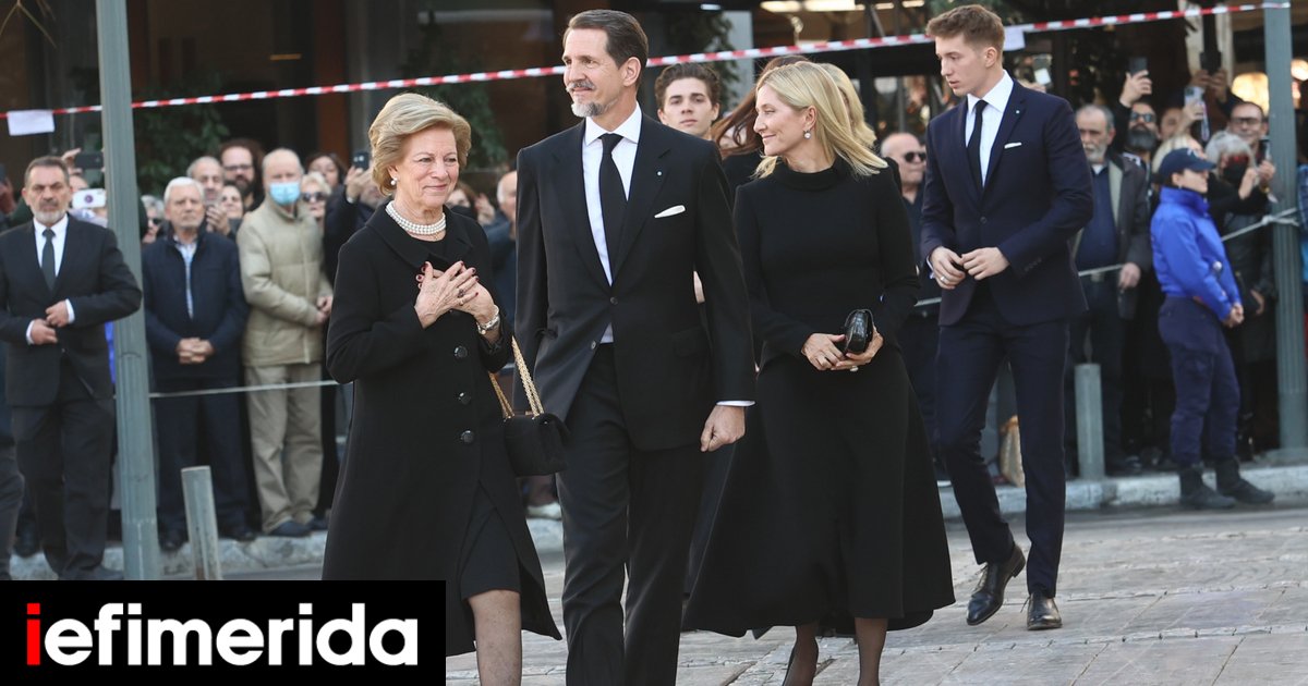 Μητρόπολη Αθηνών: Σε εξέλιξη το μνημόσυνο του τέως βασιλιά Κωνσταντίνου -Ποιοι πήγαν