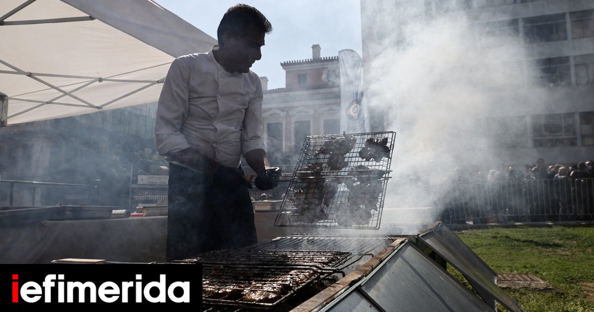 Grills fire up at Varvaggio for Chignopempi – queues for fun, music and partying [εικόνες]