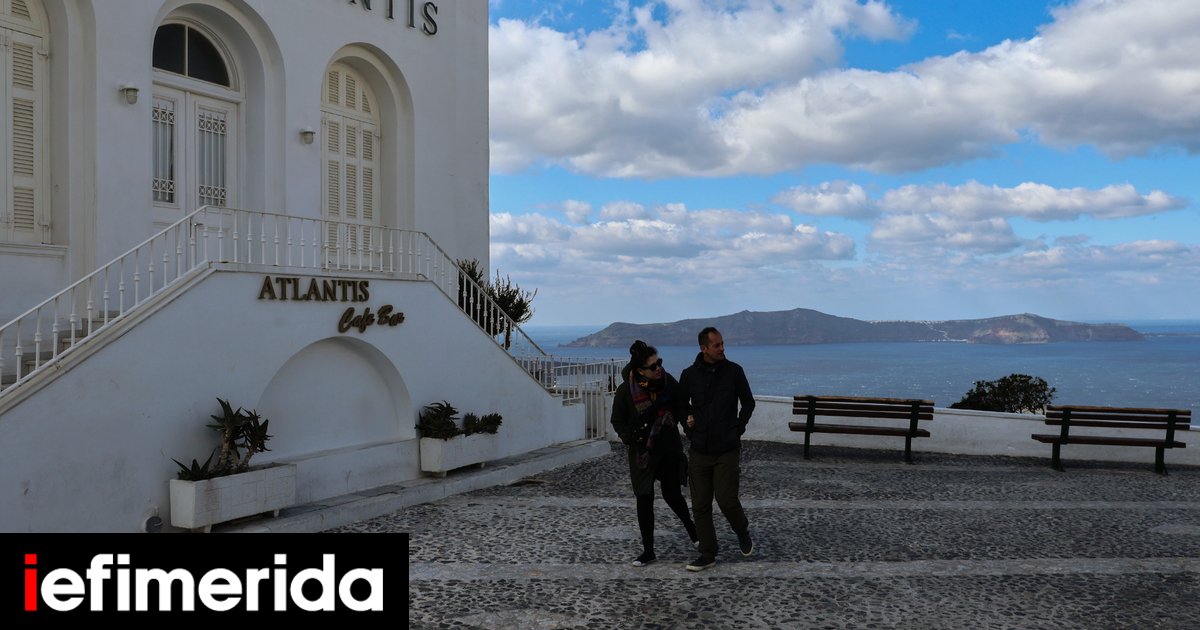 Seismic Activity Steady Near Santorini and Schools Remain