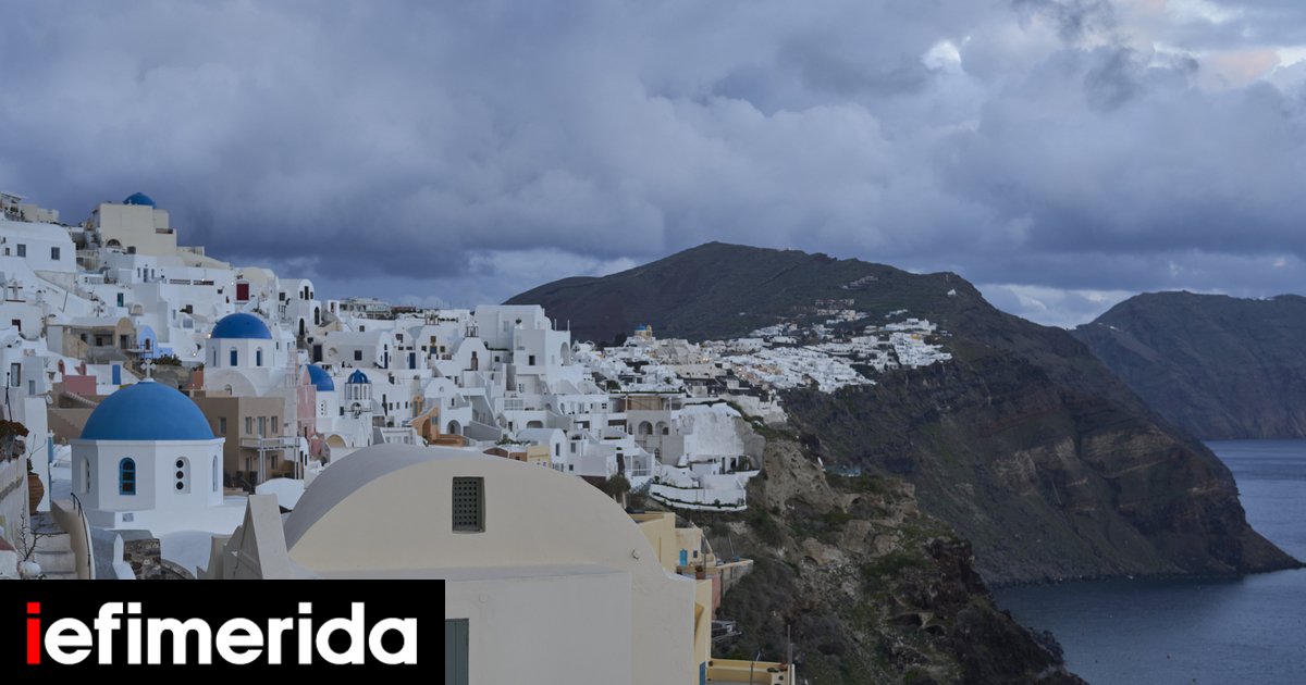 Santorini's 30,000 Earthquakes Linked to Magma Movement Between Volcanoes, Study Finds