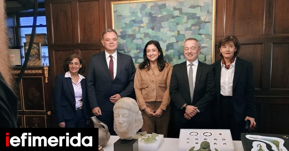 D.A.'s Office Seizes 29 Looted Greek Antiquities, Some from Met Museum