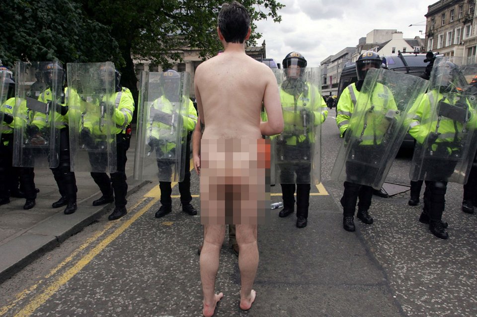 Οι 20 διαμαρτυρίες χωρίς ρούχα που έχουν αφήσει εποχή [εικόνες] | iefimerida.gr 8