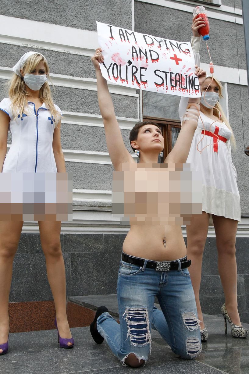 Οι 20 διαμαρτυρίες χωρίς ρούχα που έχουν αφήσει εποχή [εικόνες] | iefimerida.gr 18