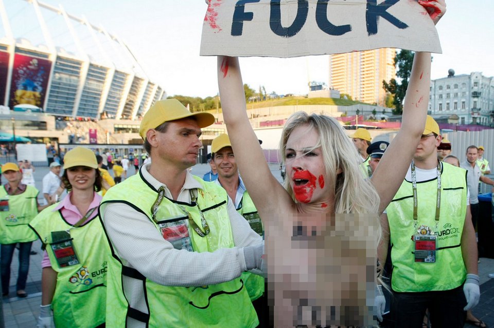 Οι 20 διαμαρτυρίες χωρίς ρούχα που έχουν αφήσει εποχή [εικόνες] | iefimerida.gr 10