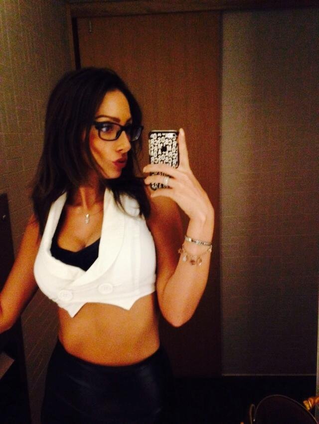 Η νεαρή δασκάλα που κόλασε τον Μπιλ Κλίντον -Εβγαλαν selfie και αυτός κάρφωνε το στήθος της [εικόνες] | iefimerida.gr 2