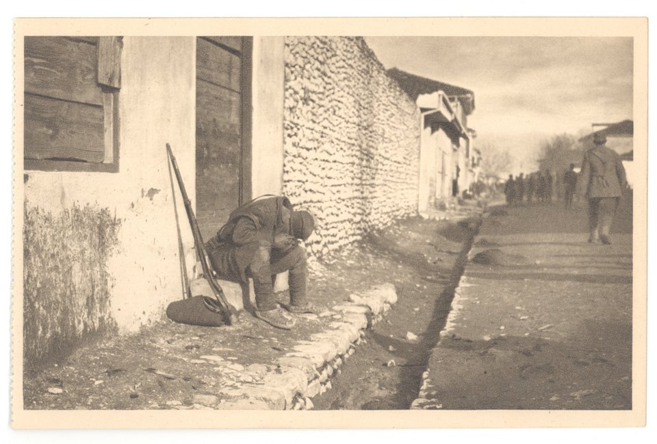 Ελληνόπουλα με όπλα στη Θεσσαλονίκη: Μοναδικές φωτογραφίες από τον Πόλεμο [εικόνες] | iefimerida.gr 5