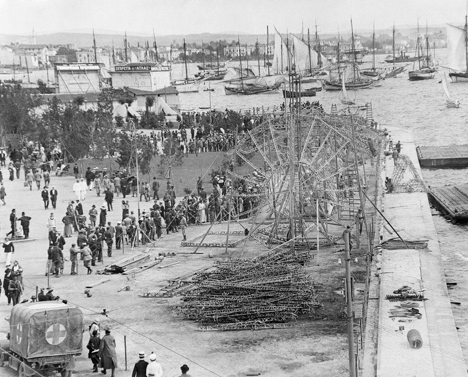 Ελληνόπουλα με όπλα στη Θεσσαλονίκη: Μοναδικές φωτογραφίες από τον Πόλεμο [εικόνες] | iefimerida.gr 3