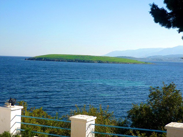 Αυτό είναι το ελληνικό νησί που πωλείται έναντι 800.000 ευρώ [εικόνες]  | iefimerida.gr 0