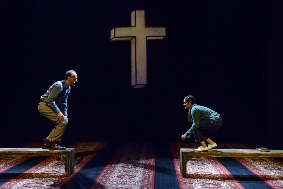 Πώς κηδεύονται οι αγάπες; Το iefimerida.gr πήγε στο «Αβελάρδος και Ελοΐζα» [εικόνες & βίντεο] | iefimerida.gr 2