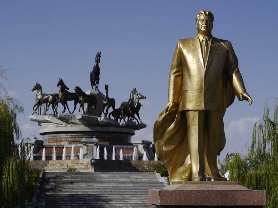 Τουρκμενιστάν, η άλλη «Βόρεια Κορέα»: Αδειοι δρόμοι, εντυπωσιακές κατασκευές, ηγέτες που λατρεύονται σαν θεοί [εικόνες] | iefimerida.gr 3