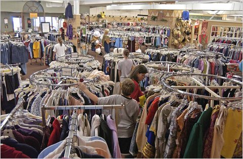 Πού καταλήγουν οι χαμένες βαλίτσες στα αεροδρόμια -Το μαγαζί που αναλαμβάνει να πουλήσει το περιεχόμενό τους [εικόνες] | iefimerida.gr 9