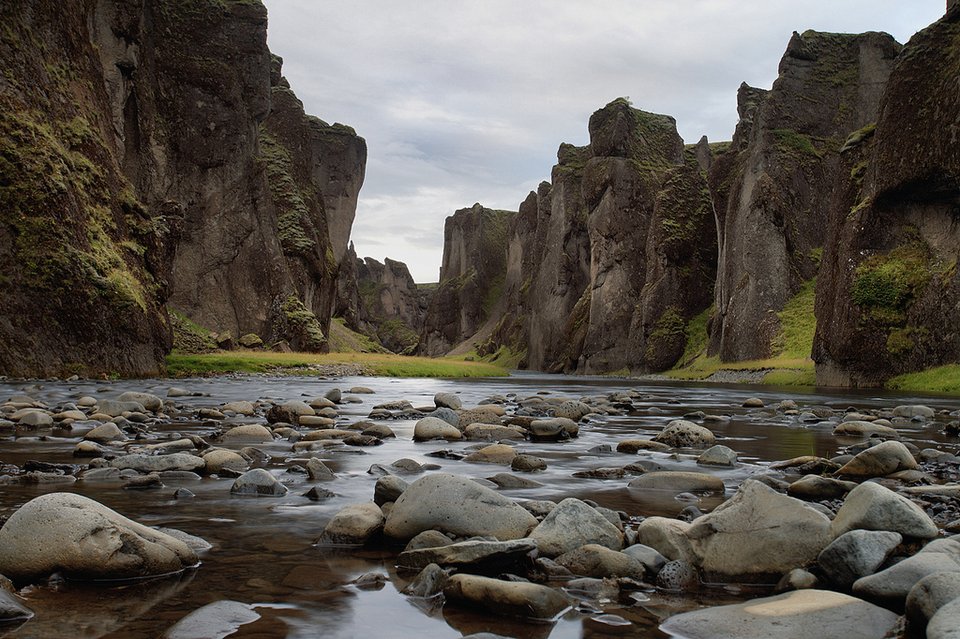 Eνα μαγευτικό φαράγγι με μια μοναδική θέα στην Ισλανδία [εικόνες & βίντεο] | iefimerida.gr 6