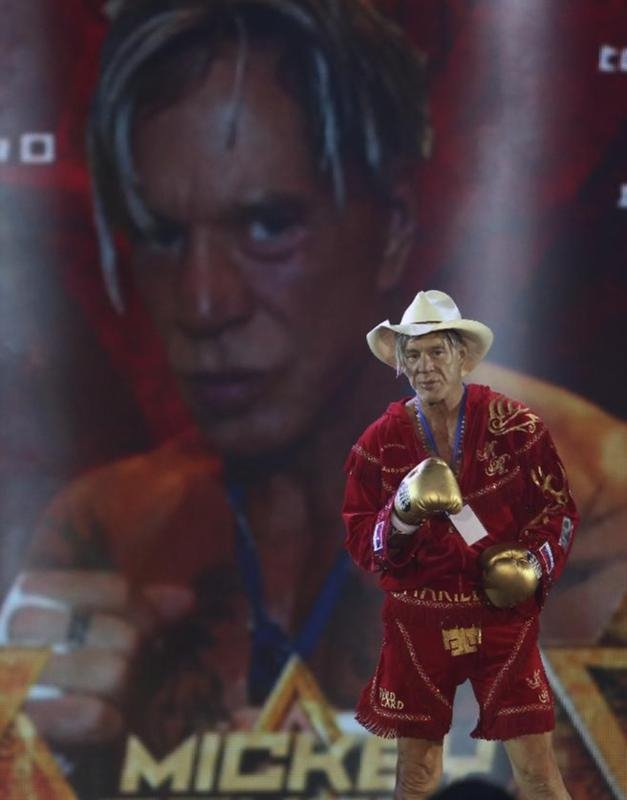 Ο Μίκι Ρουρκ επέστρεψε στο ρινγκ στα 62 του [εικόνες] | iefimerida.gr 4