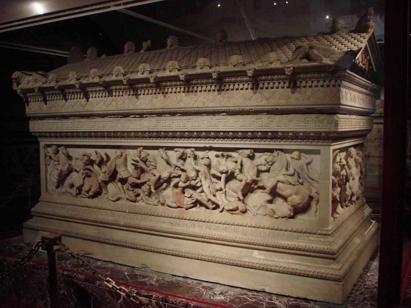 Αίνιγμα: Μοιάζουν τα ευρήματα της Αμφίπολης με τη Σαρκοφάγο του Μεγάλου Αλεξάνδρου [εικόνες] | iefimerida.gr 3