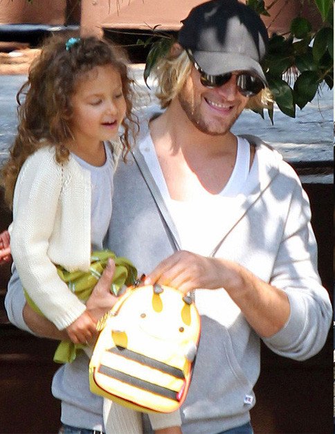 Η Halle Berry κατηγορεί τον πρώην της για ρατσισμό: Θέλει να κάνει την κόρη μας να μοιάζει με λευκή [εικόνες] | iefimerida.gr 5