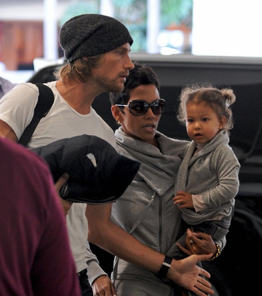 Η Halle Berry κατηγορεί τον πρώην της για ρατσισμό: Θέλει να κάνει την κόρη μας να μοιάζει με λευκή [εικόνες] | iefimerida.gr 0