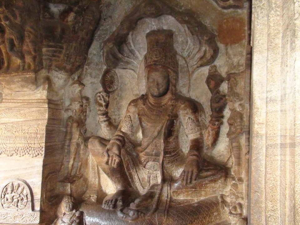 Μωρό με 8 άκρα λατρεύεται ως θεός [εικόνες] | iefimerida.gr 1