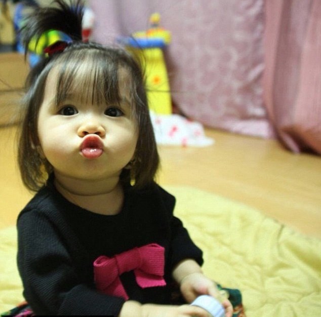 Η 5χρονη που κάνει θραύση στο Instagram -Ζωή με λιμουζίνες & Chanel [εικόνες] | iefimerida.gr 11