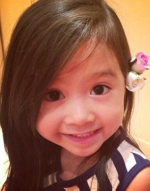 Η 5χρονη που κάνει θραύση στο Instagram -Ζωή με λιμουζίνες & Chanel [εικόνες] | iefimerida.gr 6