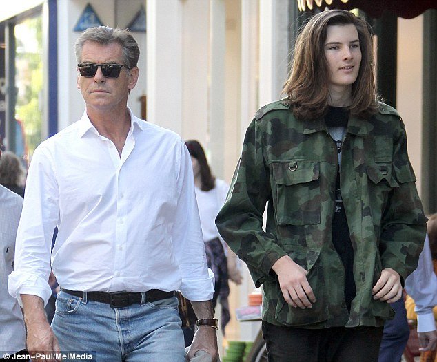 Αυτός είναι ο κούκλος γιος του Πιρς Μπρόσναν [εικόνες] | iefimerida.gr 3