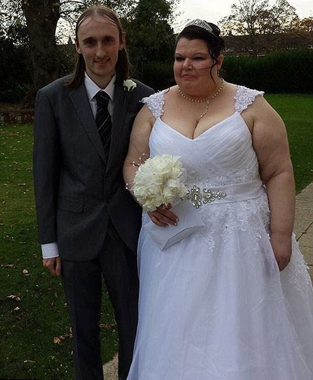 Η πιο ζηλιάρα γυναίκα -Τον περνά από ανιχνευτή ψεύδους κάθε φορά που βγαίνει από το σπίτι [εικόνες] | iefimerida.gr 0