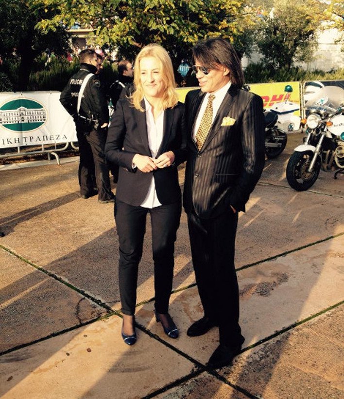 Δούρου-Ψινάκης παρέα στον Μαραθώνιο: Χαμόγελα, φανταχτερά κοστούμια και η πιστολιά της έναρξης [εικόνα & βίντεο] | iefimerida.gr 0