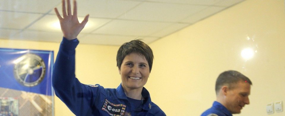 Επιτυχής η εκτόξευση του Σογιούζ: Μέσα και η Ιταλίδα αστροναύτης που έχει τρελάνει τα μίντια [βίντεο & εικόνες] | iefimerida.gr 4