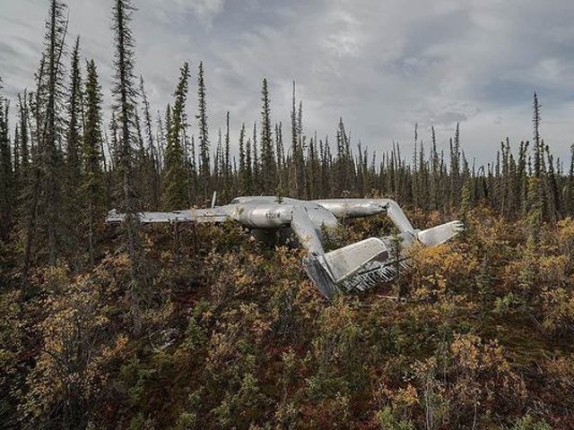 Φωτογράφος στο... κυνήγι του χαμένου αεροπλάνου -Φωτογραφίζει συντρίμμια αεροσκαφών που έχουν πέσει [εικόνες & βίντεο] | iefimerida.gr 7
