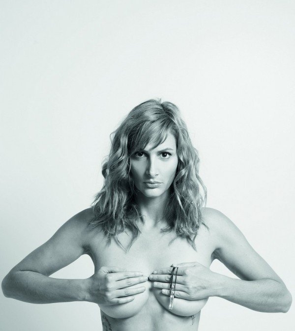 Ποιοι επώνυμοι φωτογραφήθηκαν γυμνοί για την καμπάνια κατά του AIDS [εικόνες] | iefimerida.gr 5